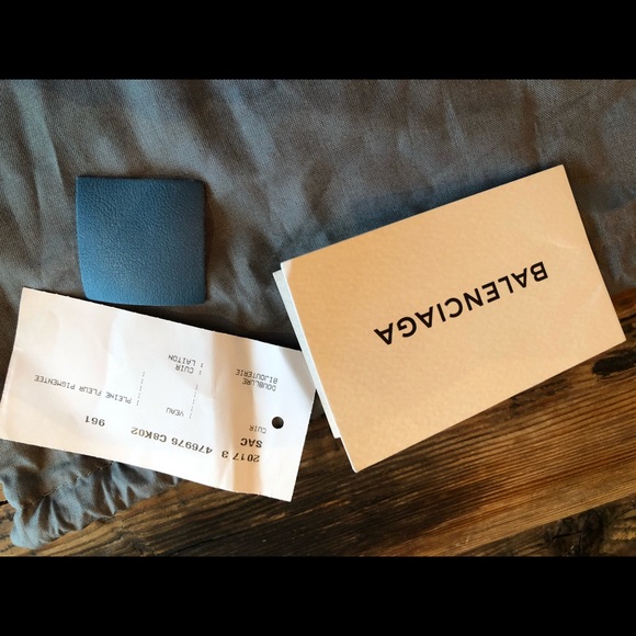 Balenciaga Medium Triangle Clutch Pouch - Picture 5 of 8